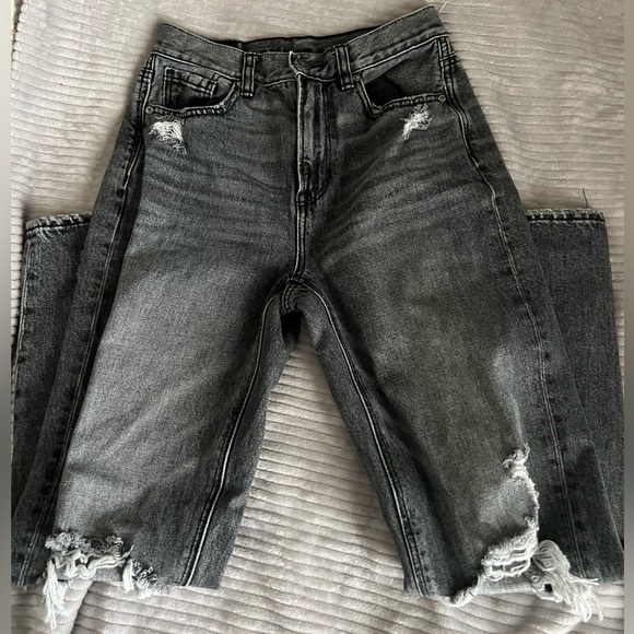 Women’s American Eagle Mom Jeans - Picture 2 of 4